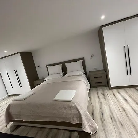 アパート Isla Center ティラナ