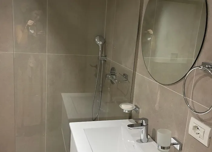 Isla Center ティラナ