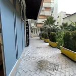 Isla Center