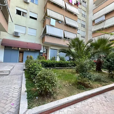 Isla Center טיראנה