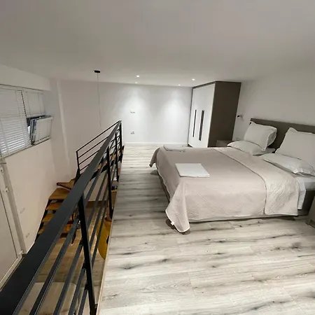 Isla Center * Tirana