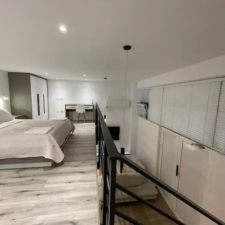 Isla Center טיראנה