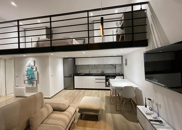 Isla Center * Tirana